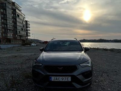 Grå Begagnad 2023 Cupra Ateca SUV | 360 000 kr (Marknadspris)