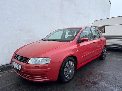 Röd Begagnad 2004 Fiat Stilo Halvkombi | 27 800 kr