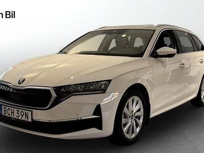 Vit Begagnad 2025 Skoda Octavia Selection Kombi | 289 900 kr (Bra pris)