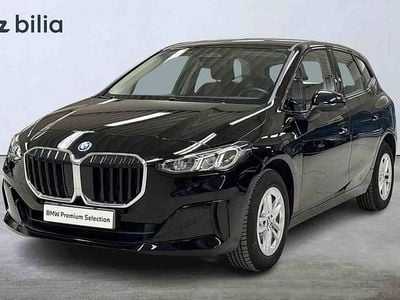 Svart Begagnad 2025 BMW 225 Active Tourer Minibuss | 339 900 kr (Superpris)