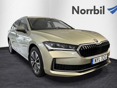 Begagnad Skoda Superb LAURIN & KLEMENT 193 HK (141 kW) 2025 Ljusgul Kombi