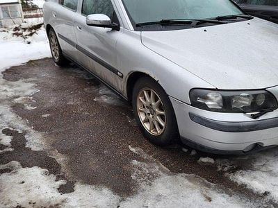 Begagnad 2004 Volvo S60 Sedan | 10 000 kr (Bra pris)