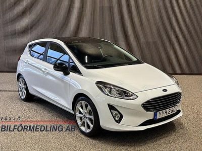 Begagnad Ford Fiesta Titanium 101 HK (74 kW) 2017 Vit Halvkombi