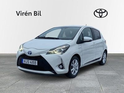 Grå Begagnad 2017 Toyota Yaris Hybrid Style Halvkombi | 159 000 kr (Bra pris)