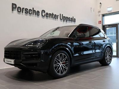 Svart Ny 2025 Porsche Cayenne S E-Hybrid SUV | 1 321 000 kr