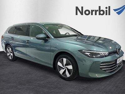 Grön Begagnad 2024 VW Passat Kombi | 389 000 kr (Lite dyr)