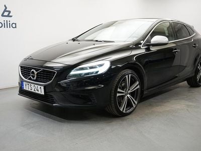 Begagnad Volvo V40 R-Design 248 HK (182 kW) 2017 Svart Halvkombi