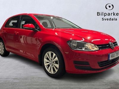 Röd Begagnad 2015 VW Golf VII Halvkombi | 139 900 kr (Marknadspris)