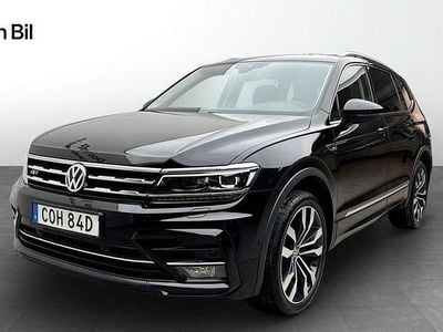 Deep black pearl Begagnad 2020 VW Tiguan Allspace R-line SUV | 344 900 kr (Marknadspris)
