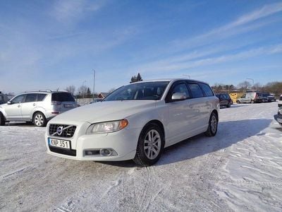 Begagnad Volvo V70 R-Design 175 HK (128 kW) 2010 Vit Kombi