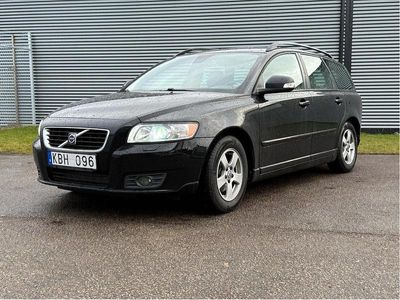Svart Begagnad 2010 Volvo V50 Momentum Kombi | 36 500 kr (Marknadspris)