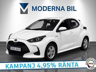 Vit Begagnad 2021 Toyota Yaris Hybrid Active Halvkombi | 162 400 kr (Bra pris)