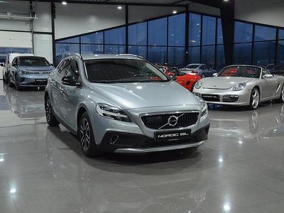 Begagnad Volvo V40 150 HK (110 kW) 2017 Silver Halvkombi
