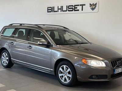 Grå Begagnad 2011 Volvo V70 Momentum Kombi | 49 900 kr (Marknadspris)
