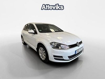 Vit Begagnad 2015 VW Golf VII Halvkombi | 109 900 kr (Marknadspris)