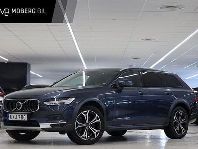 Mörkblå Begagnad 2022 Volvo V90 CC Kombi | 449 900 kr