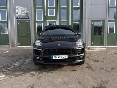 Begagnad Porsche Macan 252 HK (185 kW) 2017 Svart SUV