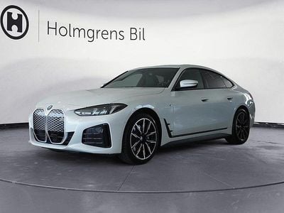 Vit (mineralvit metallic) Begagnad 2025 BMW i4 M Sport Sedan | 669 800 kr