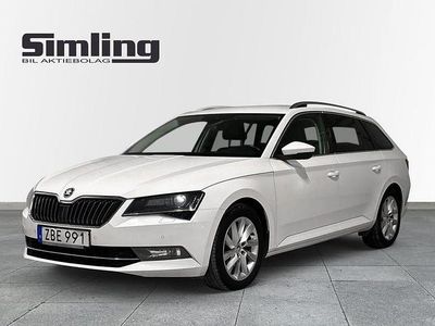 Vit Begagnad 2017 Skoda Superb Business Line Kombi | 219 900 kr (Lite dyr)