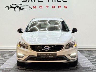 Vit Begagnad 2015 Volvo V60 R-Design Kombi | 189 900 kr (Lite dyr)