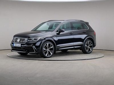 Svart Begagnad 2021 VW Tiguan R-line SUV | 319 000 kr (Marknadspris)
