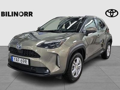 Grön Begagnad 2023 Toyota Yaris Cross Active SUV | 279 900 kr (Marknadspris)