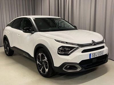 Vit Begagnad 2022 Citroën C4 Shine Halvkombi | 199 700 kr (Bra pris)