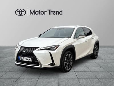 Vit Begagnad 2023 Lexus UX 250h E-FOUR SUV | 319 900 kr (Bra pris)