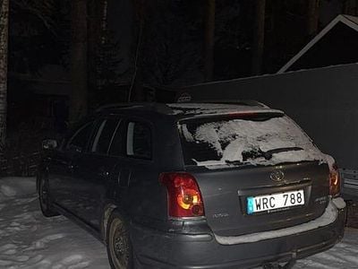 Begagnad Toyota Avensis 147 HK (108 kW) 2005 Kombi
