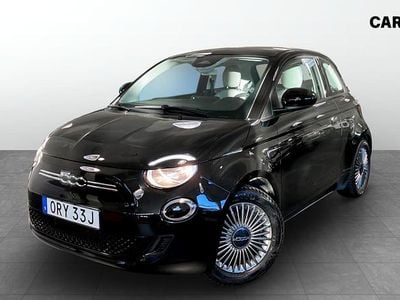 Svart Begagnad 2022 Fiat 500e Icon Halvkombi | 159 900 kr (Marknadspris)