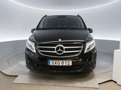 Mercedes V220