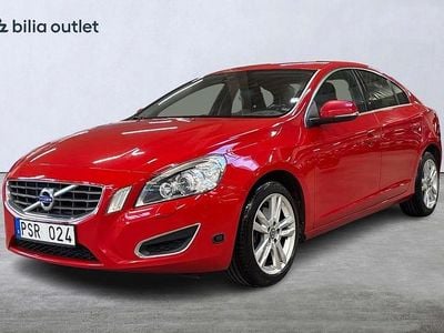 Röd Begagnad 2013 Volvo S60 Momentum Sedan | 149 900 kr (Lite dyr)