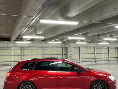 Röd metallic Begagnad 2019 Seat Leon ST 4Drive Kombi | 264 500 kr (Dyr)