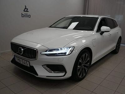 Vit Begagnad 2023 Volvo V60 Core Kombi | 389 900 kr (Marknadspris)