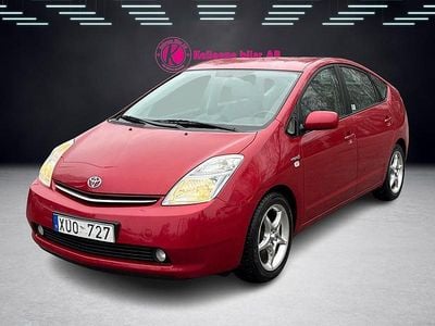 Mörkröd Begagnad 2006 Toyota Prius Halvkombi | 74 900 kr (Marknadspris)