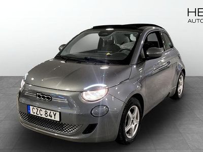 Svart Begagnad 2022 Fiat 500e Icon Halvkombi | 229 900 kr (Dyr)
