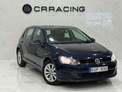 Mörkblå Begagnad 2013 VW Golf VII Halvkombi | 69 900 kr (Marknadspris)