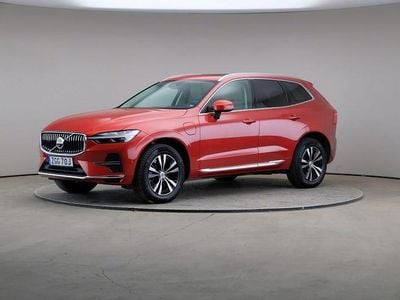 Fusion red (metallic) Begagnad 2023 Volvo XC60 Core SUV | 399 000 kr