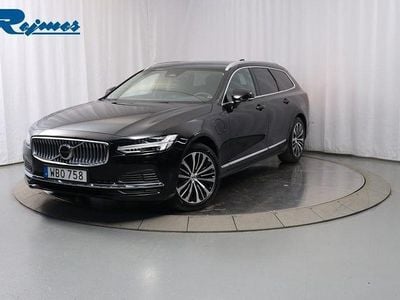 Onyx svart metallic Begagnad 2023 Volvo V90 Core Kombi | 399 900 kr (Marknadspris)