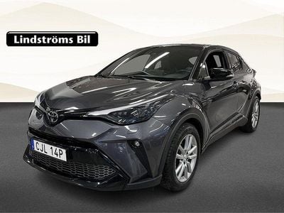 Mörkgrå Begagnad 2022 Toyota C-HR Sport SUV | 319 900 kr (Marknadspris)
