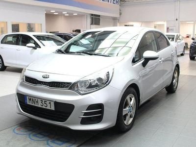 Grå Begagnad 2016 Kia Rio Halvkombi | 114 900 kr (Marknadspris)