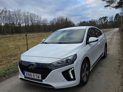 Begagnad Hyundai Ioniq 88 kW (120 HK) 2019 Halvkombi