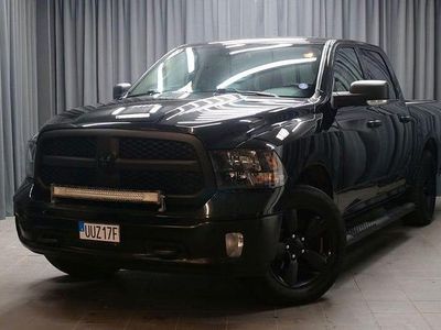 Begagnad RAM 1500 394 HK (289 kW) 2021 Svart Pickup