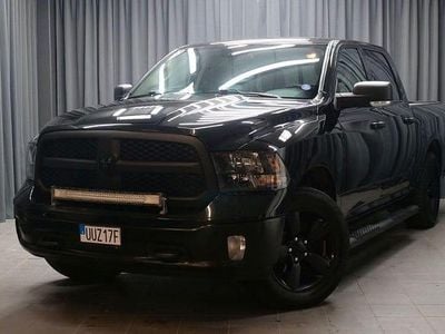 Svart Begagnad 2021 RAM 1500 Pickup | 379 000 kr (Bra pris)