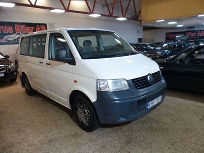 begagnad VW Transporter Kombi T28 2.5 TDI Automat Comfort 131