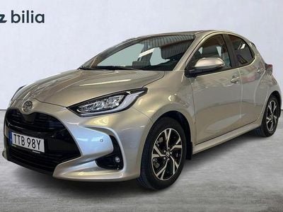 Begagnad Toyota Yaris Hybrid Active 117 HK (86 kW) 2024 Silver Halvkombi