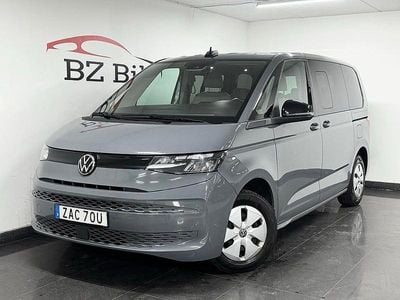 Grå Begagnad 2023 VW Multivan Van | 429 900 kr (Marknadspris)