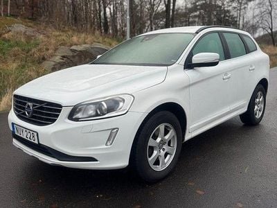Vit Begagnad 2016 Volvo XC60 Momentum SUV | 134 999 kr