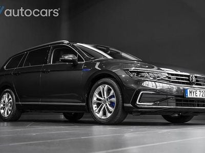 Mörkgrå Begagnad 2022 VW Passat Executive Kombi | 295 000 kr (Dyr)