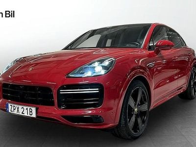 Röd Begagnad 2022 Porsche Cayenne Turbo S SUV | 1 349 000 kr